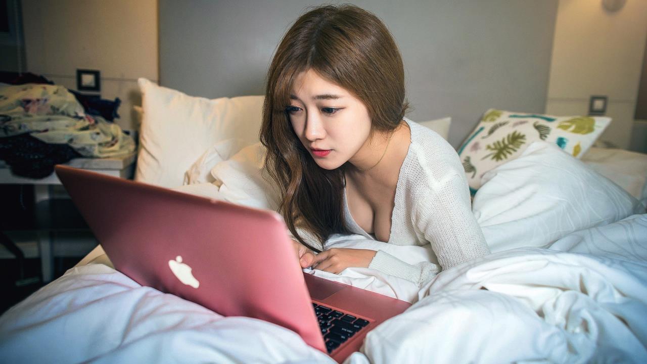双夫1v2现代:  平行人生中的交错命运