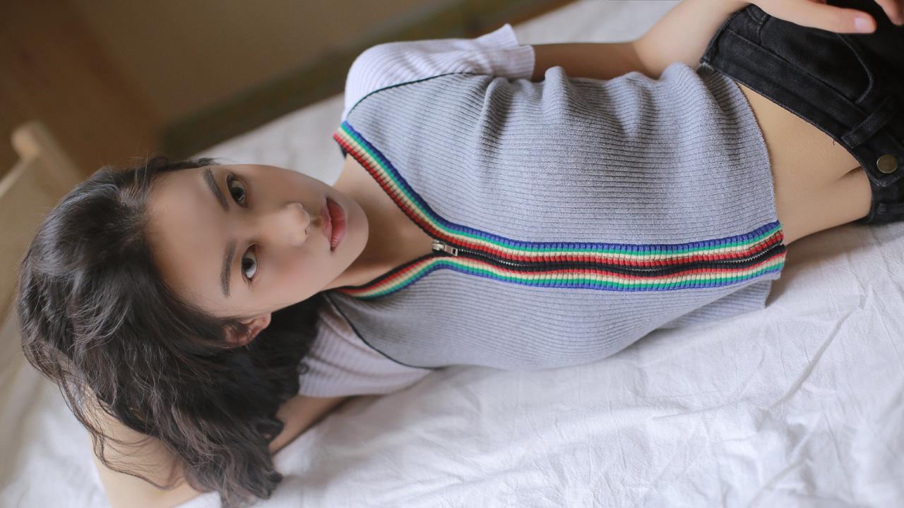男生女生打扑克免费无下载:  万人在线，刺激对决，免费扑克游戏！